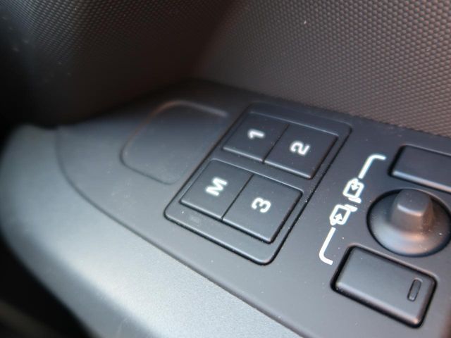 ROVER DEFENDER 2023 Image 31