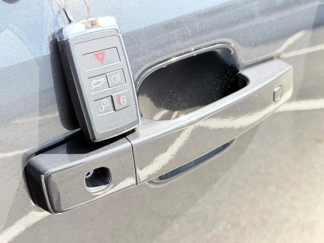 ROVER DEFENDER 2023 Image 31