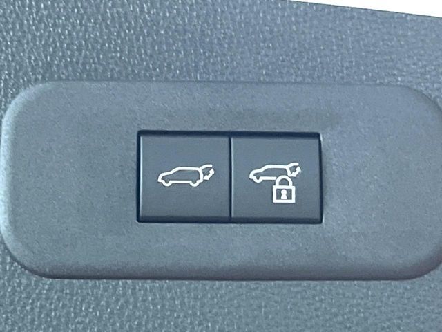 TOYOTA CROWN ESTATE 4WD 2025 Image 31