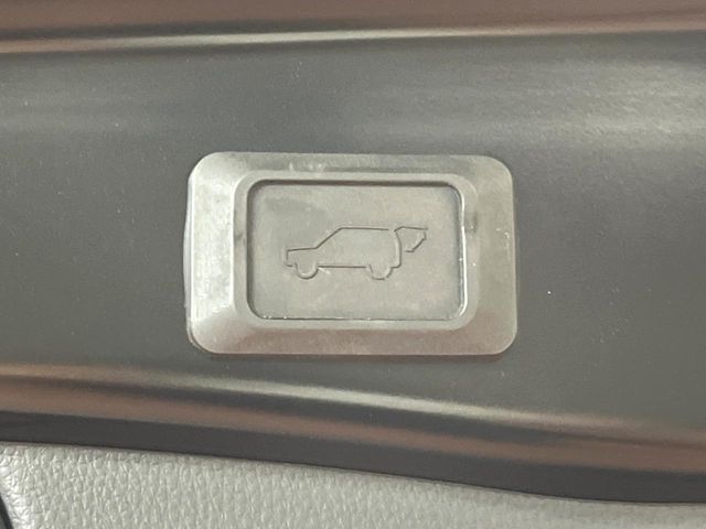 TOYOTA RAV4 HYBRID 4WD 2022 Image 31