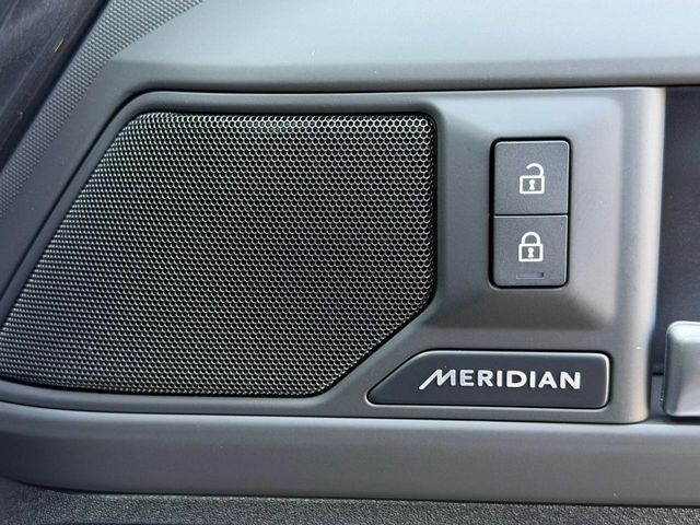 ROVER DEFENDER 2025 Image 31