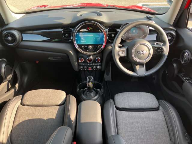 BMW MINI COOPER S 5DOOR 2023 Image 31