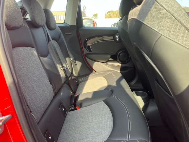 BMW MINI COOPER S 5DOOR 2023 Image 31