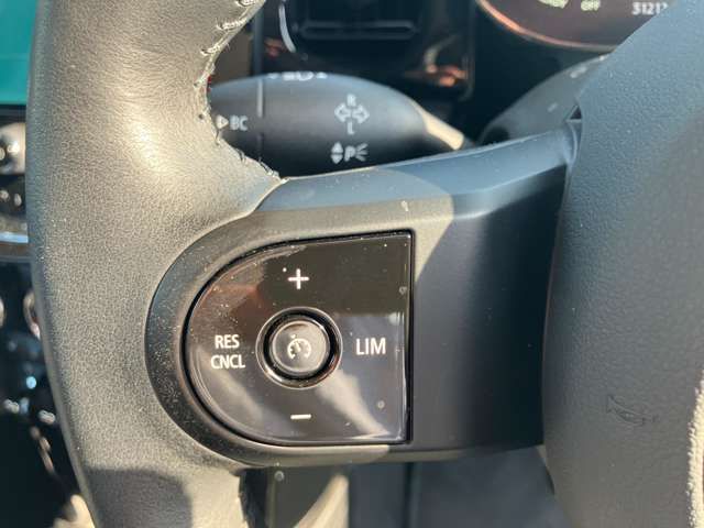 BMW MINI COOPER S 5DOOR 2023 Image 31