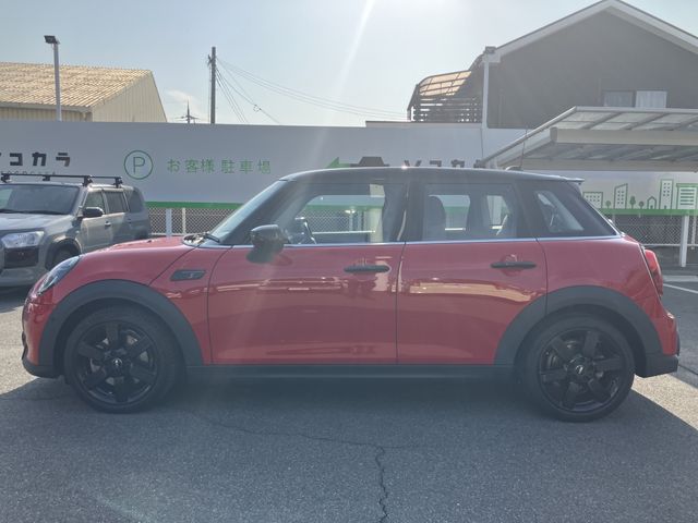 BMW MINI COOPER S 5DOOR 2023 Image 31