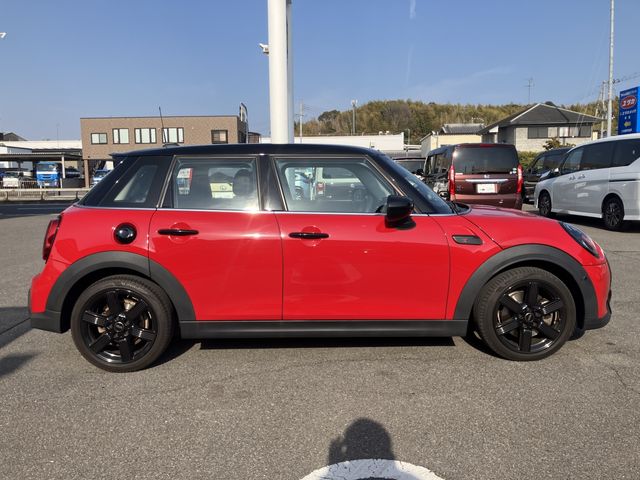 BMW MINI COOPER S 5DOOR 2023 Image 31