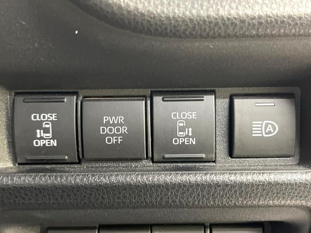 TOYOTA SIENTA HYBRID 2023 Image 31