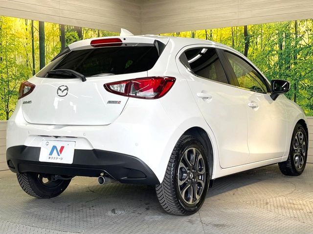 MAZDA DEMIO 2017 Image 31