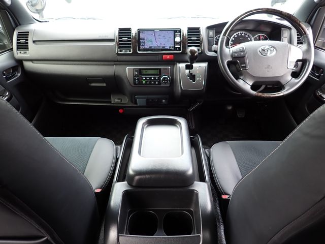 TOYOTA HIACE VAN 2WD 2019 Image 31