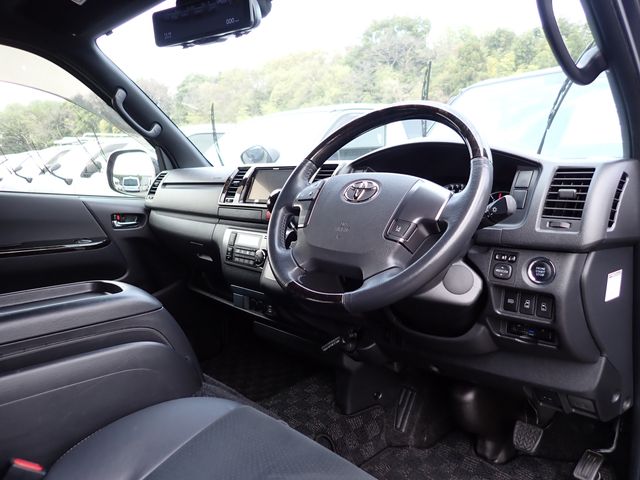 TOYOTA HIACE VAN 2WD 2019 Image 31