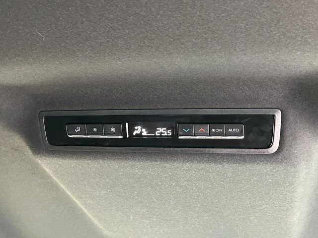 TOYOTA VOXY HYBRID 2022 Image 31