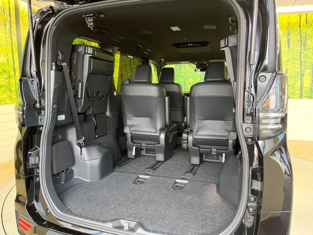 TOYOTA VOXY HYBRID 2022 Image 31