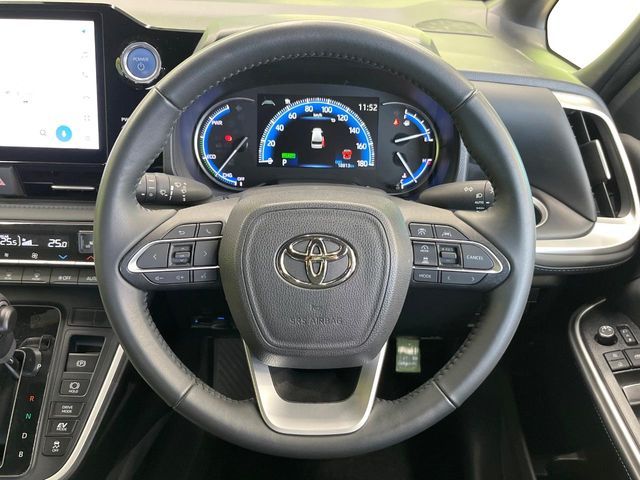 TOYOTA VOXY HYBRID 2022 Image 31