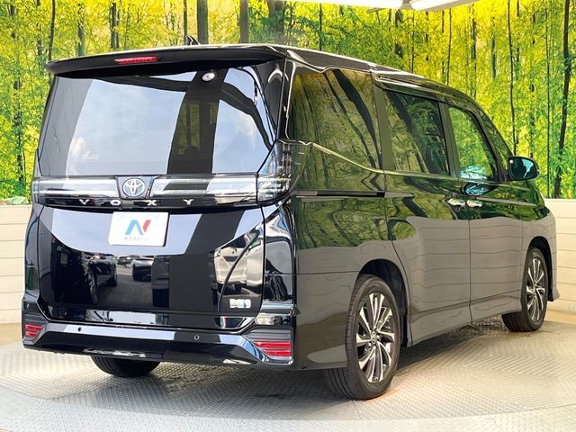 TOYOTA VOXY HYBRID 2022 Image 31