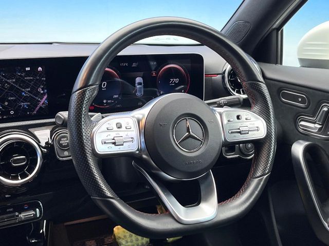 MERCEDES BENZ A CLAS 2019 Image 31
