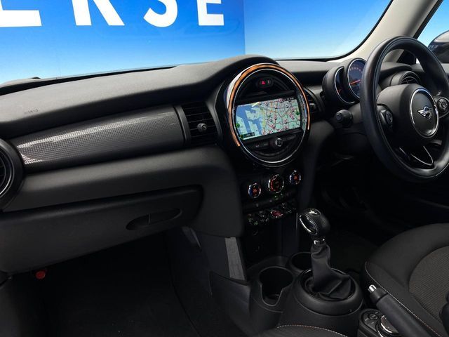 BMW MINI COOPER D 2019 Image 31
