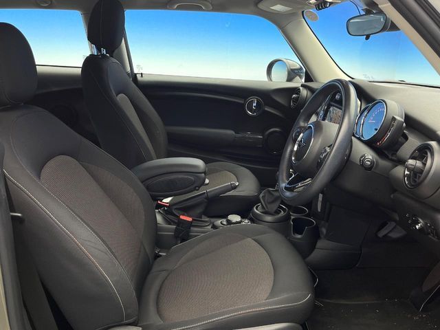 BMW MINI COOPER D 2019 Image 31