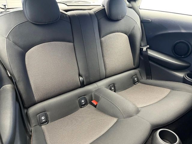 BMW MINI COOPER D 2019 Image 31