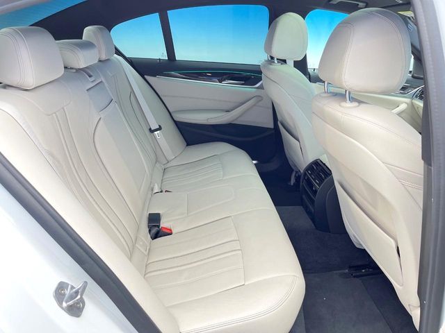 BMW 5SERIES SEDAN 2019 Image 31