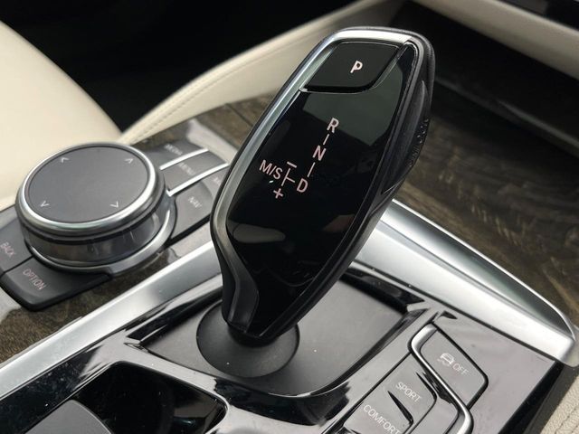 BMW 5SERIES SEDAN 2019 Image 31