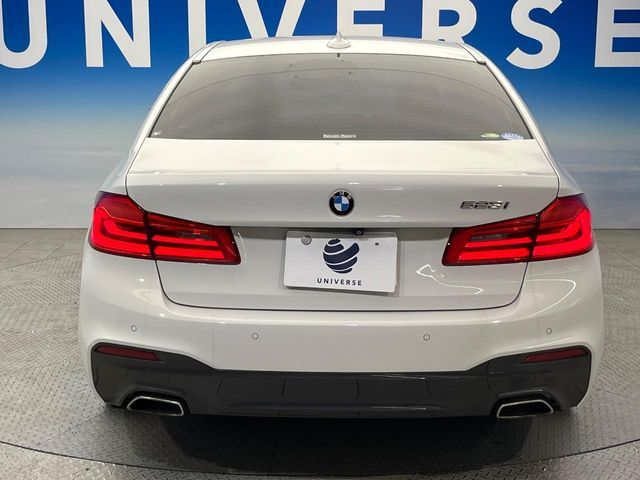 BMW 5SERIES SEDAN 2019 Image 31