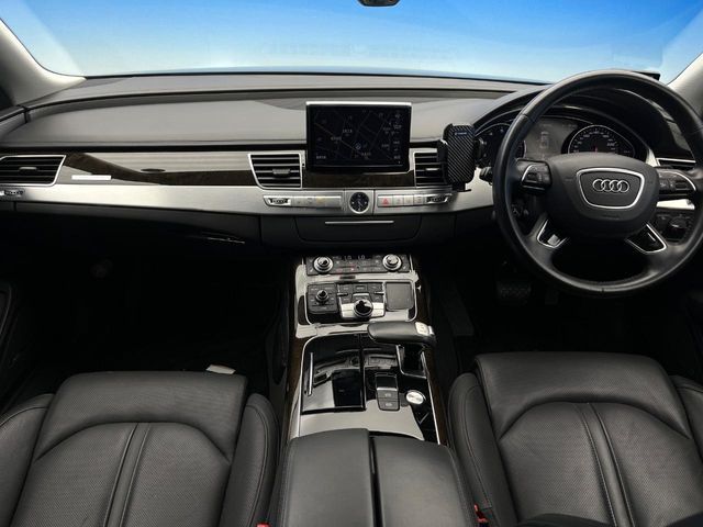 AUDI A8 2017 Image 31