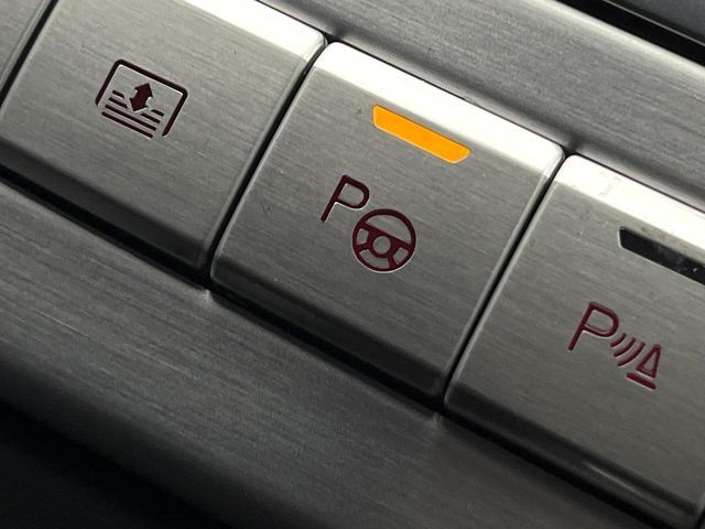 AUDI A8 2017 Image 31