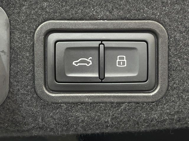 AUDI A8 2017 Image 31