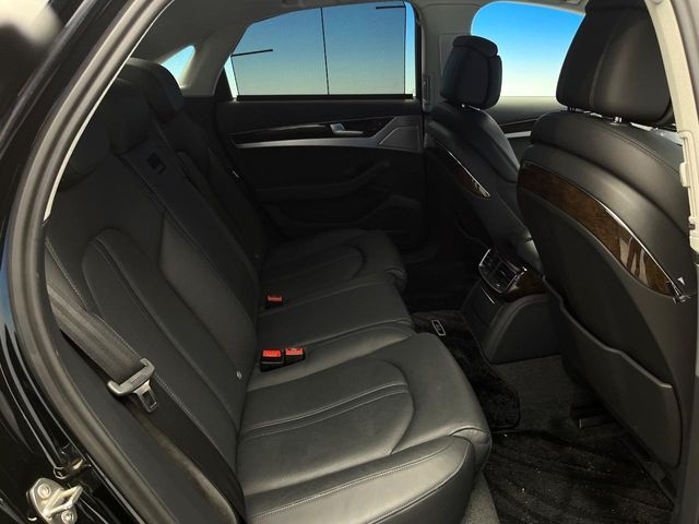 AUDI A8 2017 Image 31