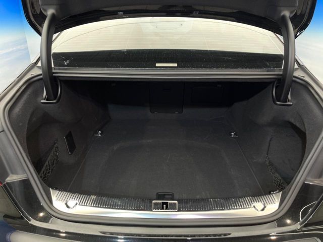 AUDI A8 2017 Image 31