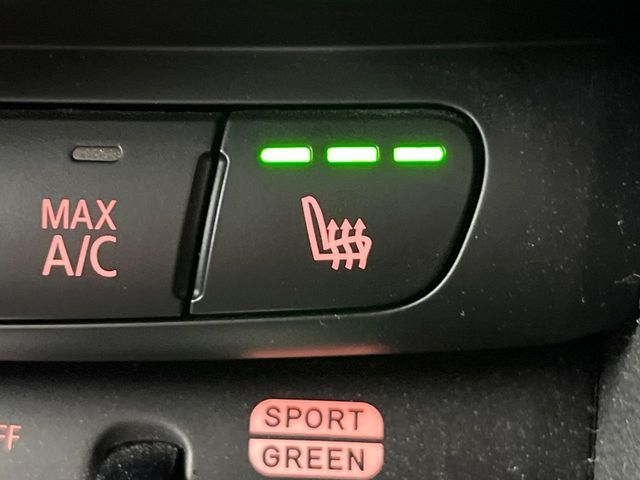 BMW MINI COOPER D 5DOOR 2023 Image 31