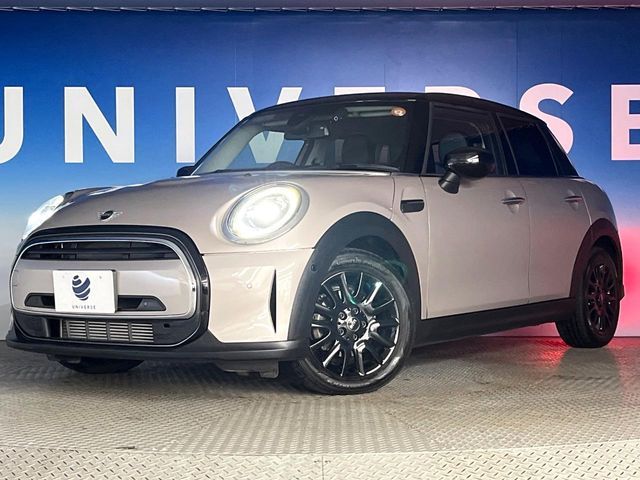 BMW MINI COOPER D 5DOOR 2023 Image 31