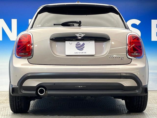 BMW MINI COOPER D 5DOOR 2023 Image 31