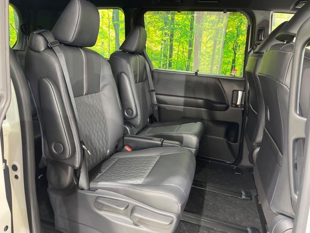 TOYOTA NOAH HYBRID 2023 Image 31