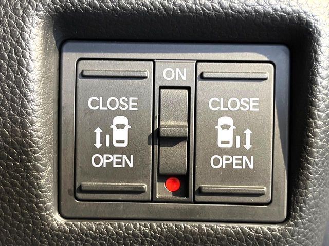 HONDA N BOX CUSTOM 2019 Image 31