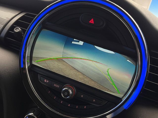 BMW MINI COOPER D 5D 2018 Image 31