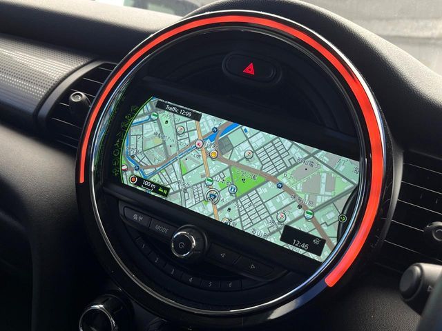 BMW MINI COOPER D 5D 2018 Image 31