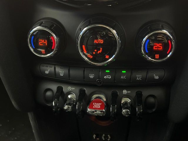 BMW MINI COOPER D 5D 2018 Image 31