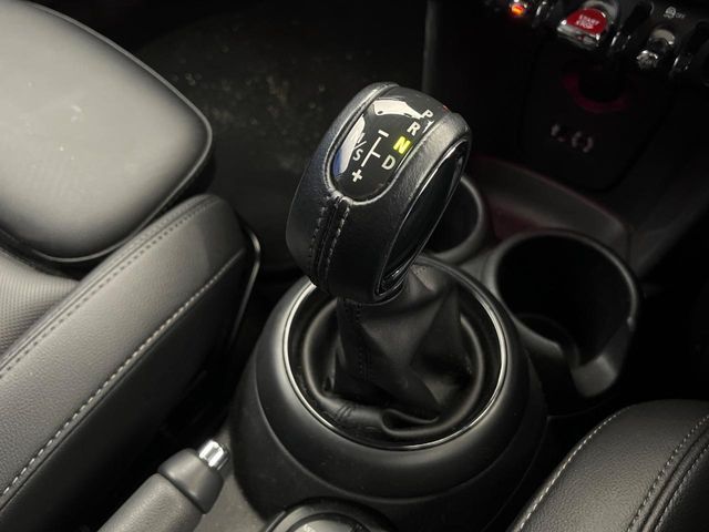 BMW MINI COOPER D 5D 2018 Image 31