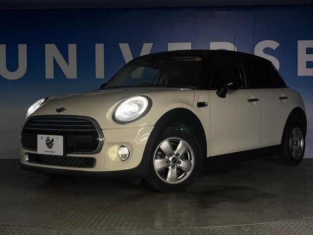 BMW MINI COOPER D 5D 2018 Image 31