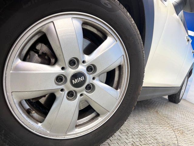 BMW MINI COOPER D 5D 2018 Image 31