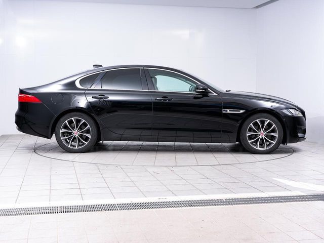 JAGUAR XFSERIES 2019 Image 31