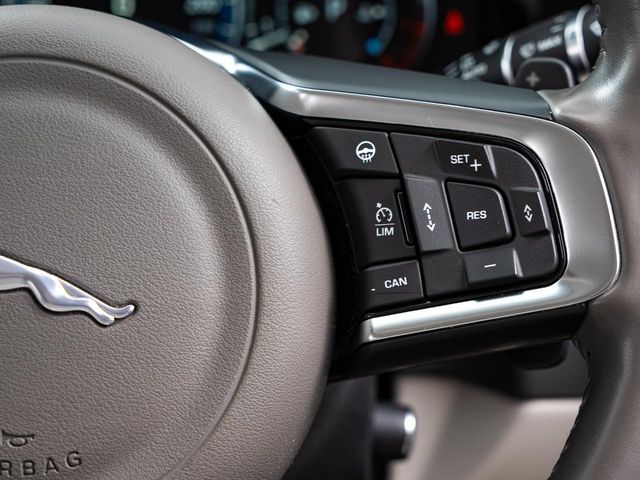 JAGUAR XFSERIES 2019 Image 31