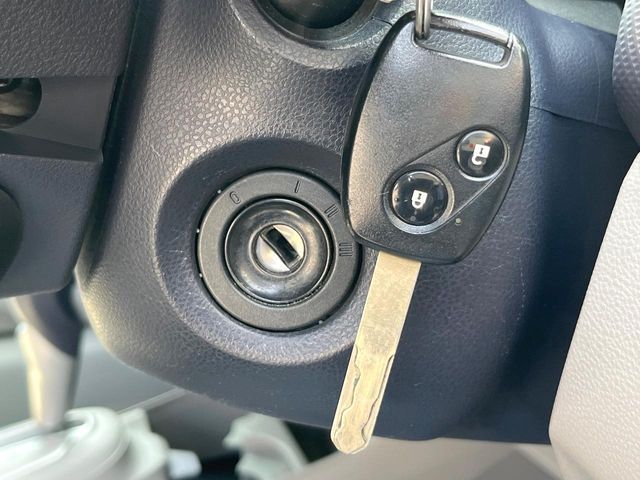 HONDA INSIGHT 2010 Image 31