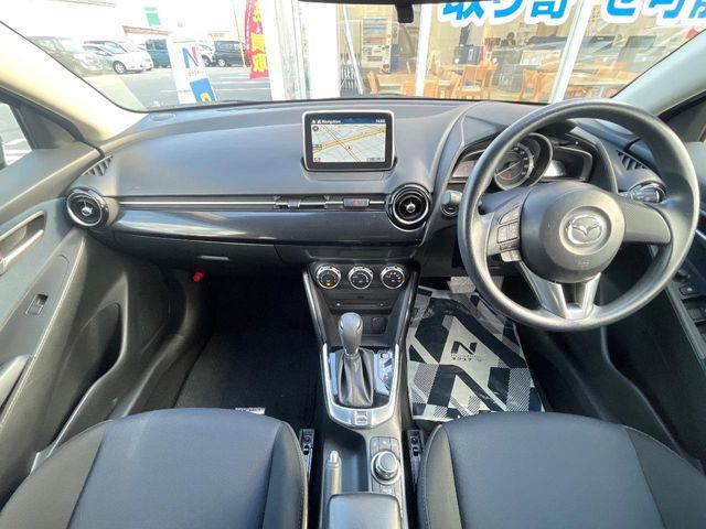 MAZDA DEMIO 2015 Image 31
