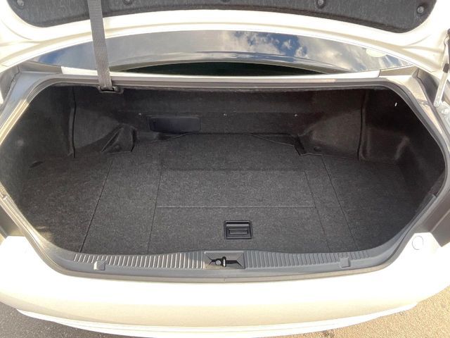 TOYOTA CROWN SEDAN HYBRID 2013 Image 31