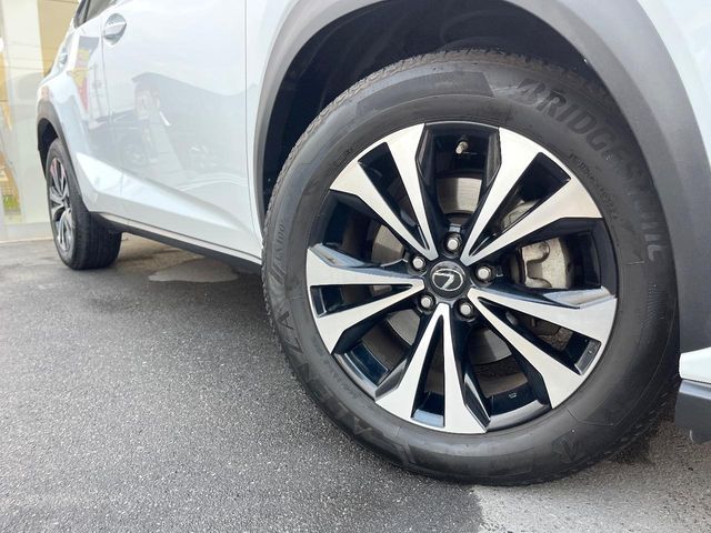 TOYOTA LEXUS NX300 2018 Image 31