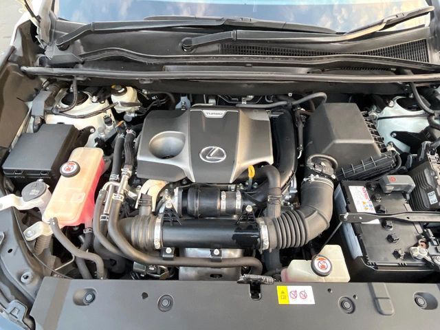 TOYOTA LEXUS NX300 2018 Image 31