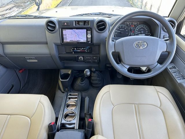 TOYOTA LANDCRUISER VAN 2015 Image 31