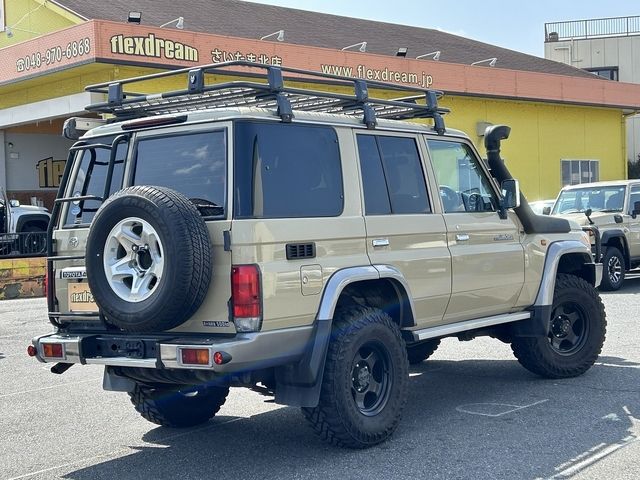 TOYOTA LANDCRUISER VAN 2015 Image 31